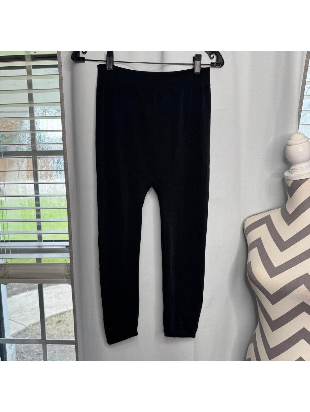 GMI Gold Medal Womens Size s/m Black Stretch Pull On capris